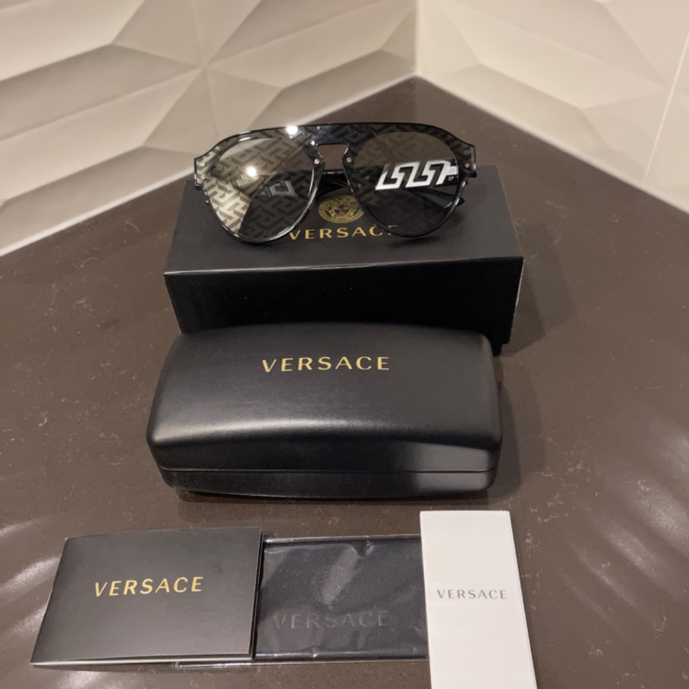 VERSACE LOGO MONOGRAM SUNGLASSES - Picture 3 of 14